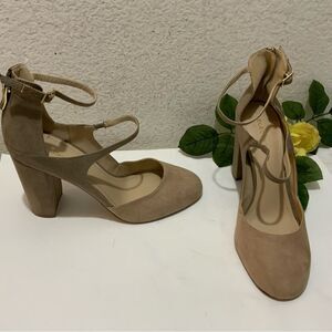 BCBG Pump Women's 10M /40 Cream Tan Beige Leissa Mary Jane Two-Tone Suede